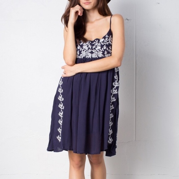 NWT April Spirit Embroidered Bohemian Dress - Picture 2 of 5